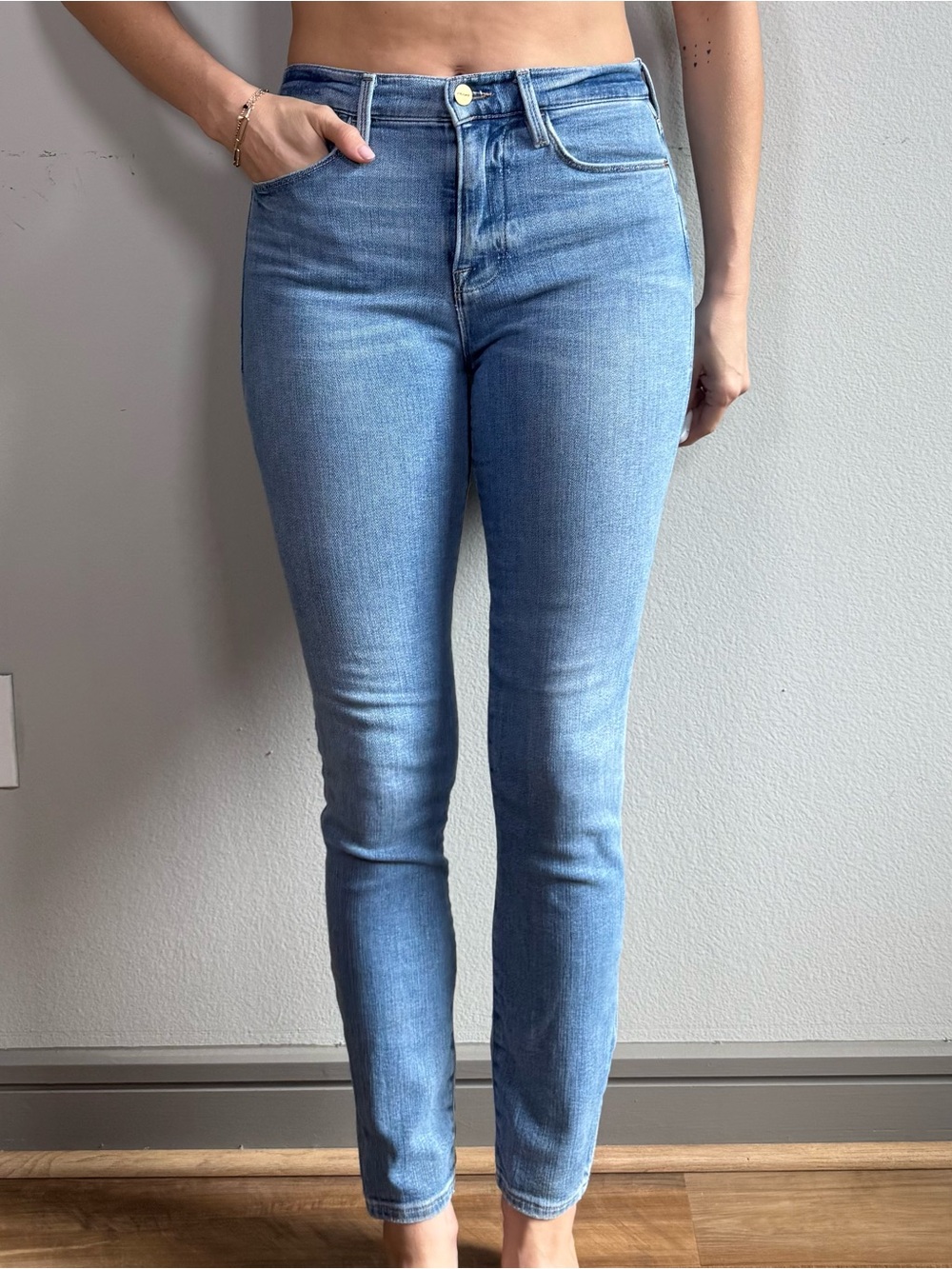 Frame Denim Light Wash High-Rise Skinny Jeans
